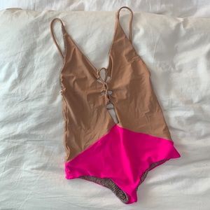 Acacia color block one piece
